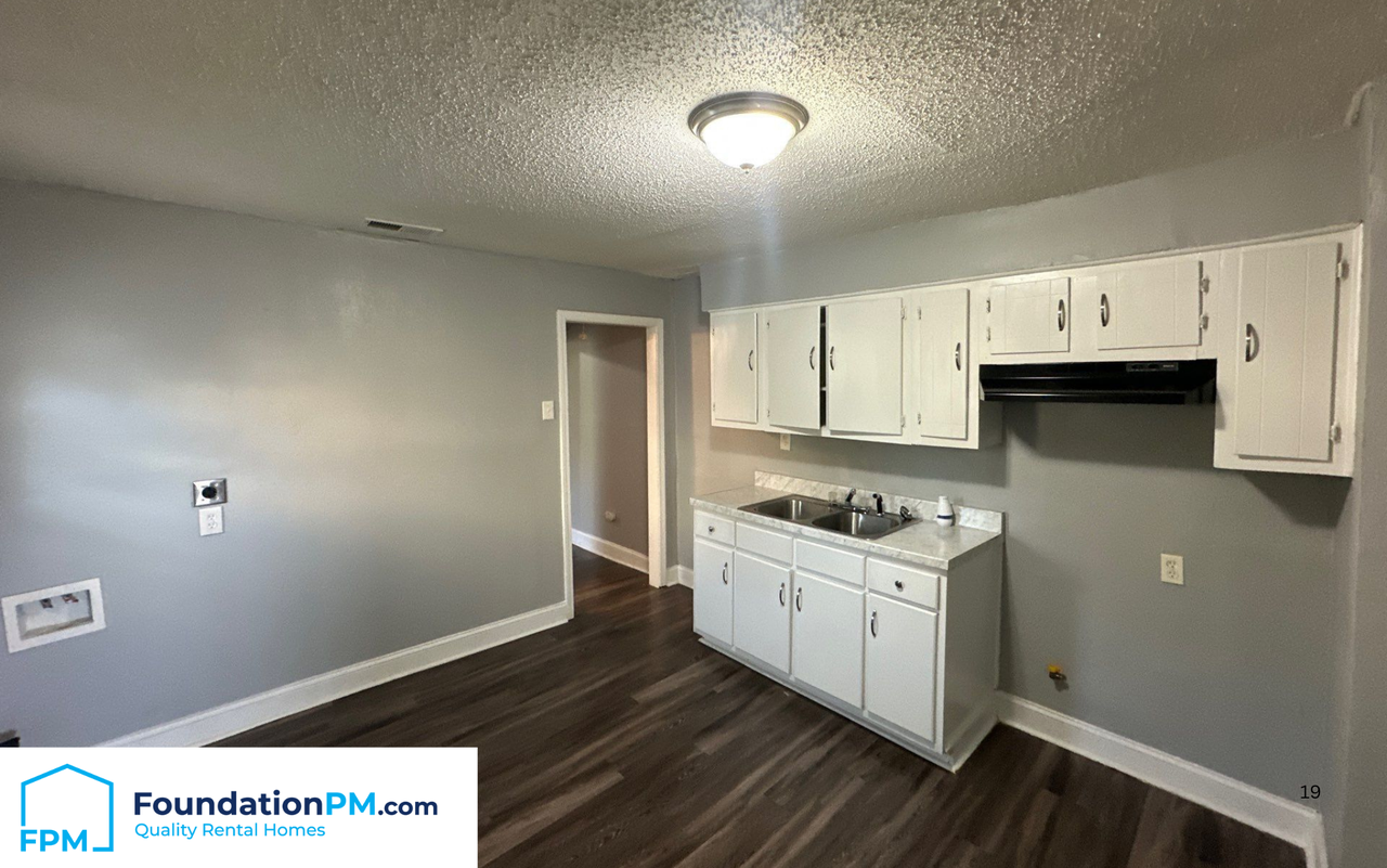 1609 Hugenot Street #1 - Photo 5 of 10