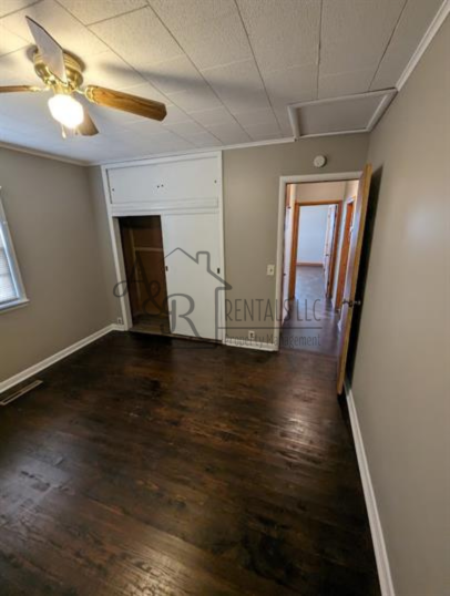 403 E 21st St #1 - Photo 5 of 11