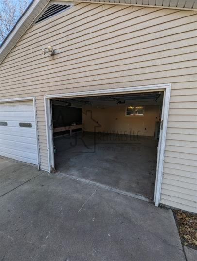 403 E 21st St #1 - Photo 6 of 11