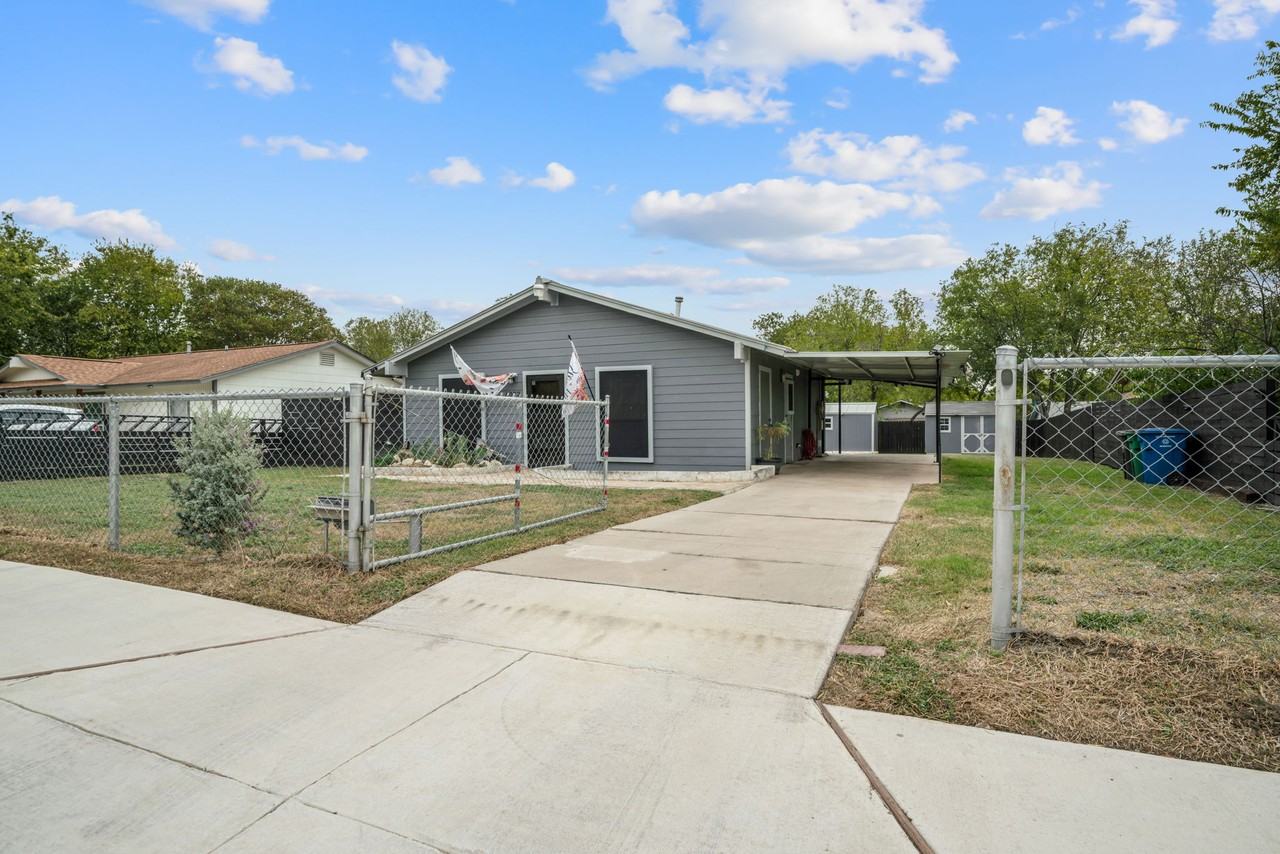 6022 Castle View #1 - Photo 2 of 25