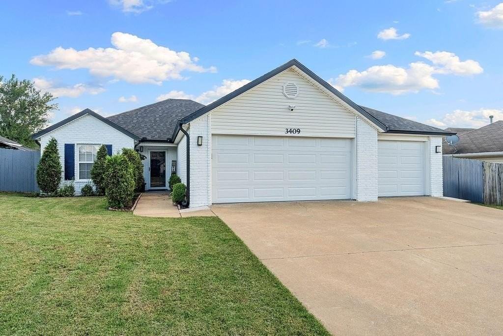 3409 Southwest Picasso Boulevard - Photo 3 of 37