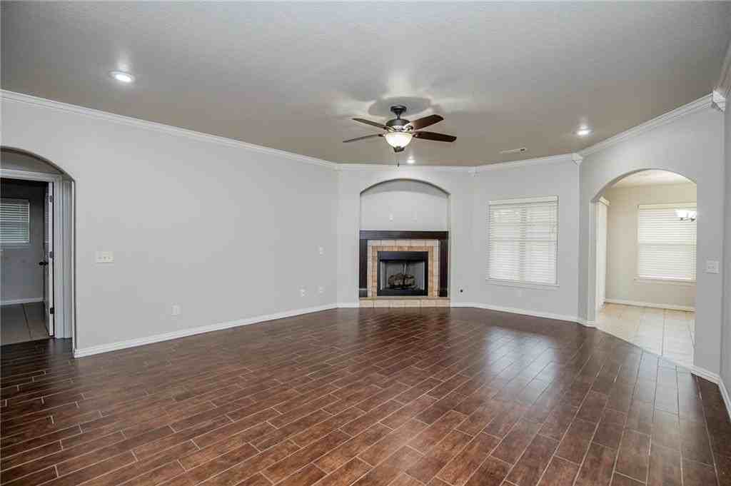 6105 South 38th Street - Photo 2 of 20