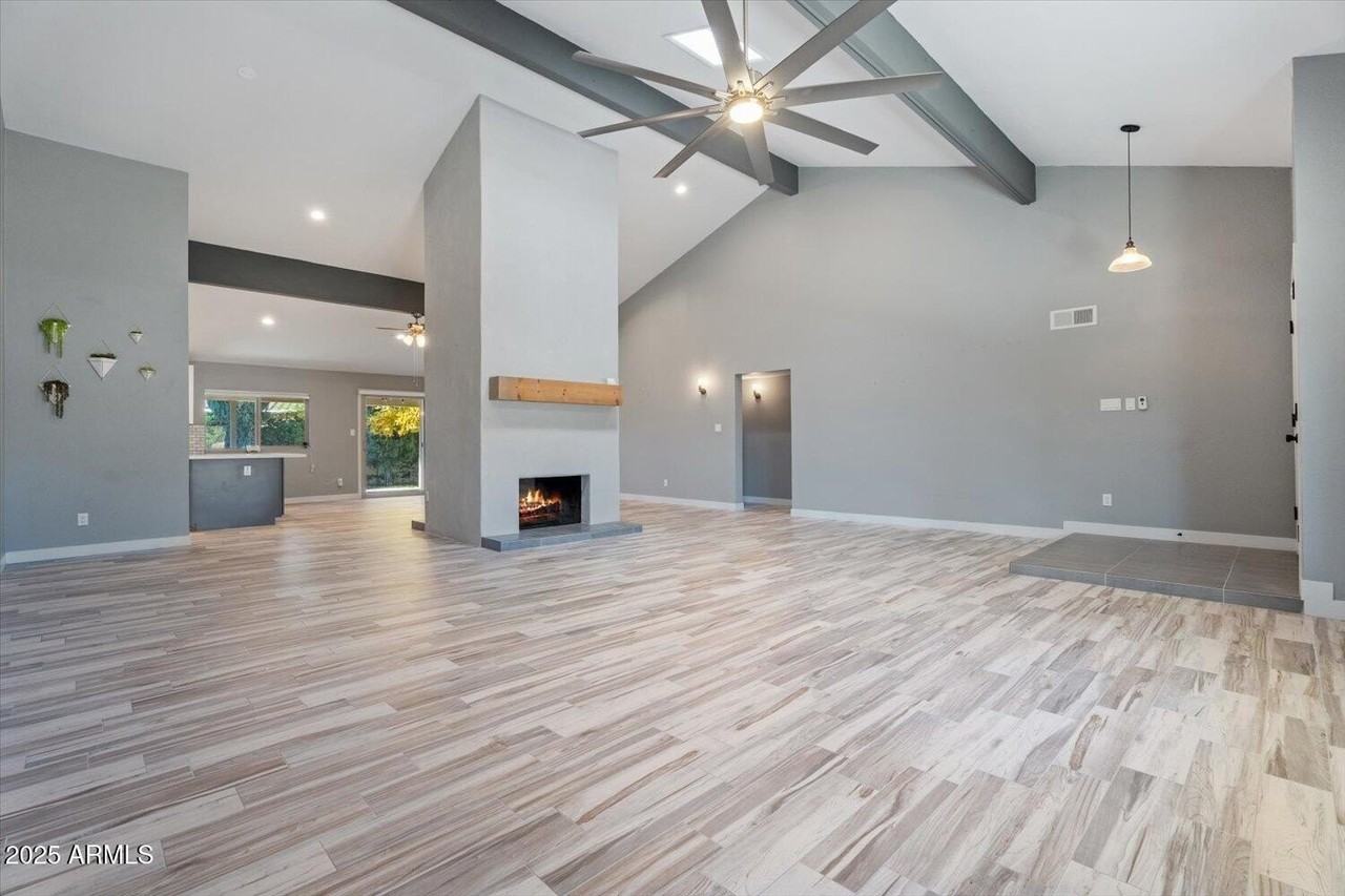 8635 Via De La Gente - Photo 4 of 28