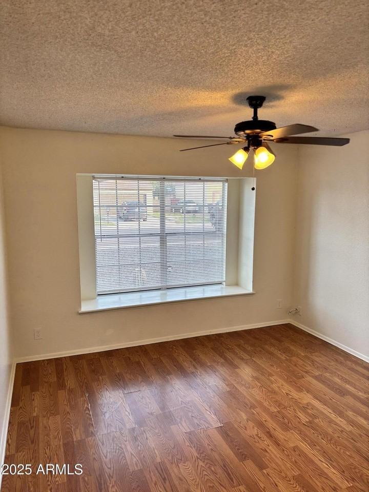 8735 West Hazelwood Street - Photo 6 of 12