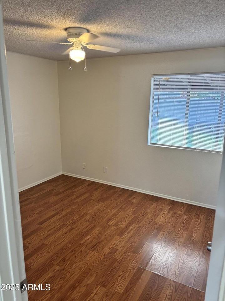 8735 West Hazelwood Street - Photo 7 of 12