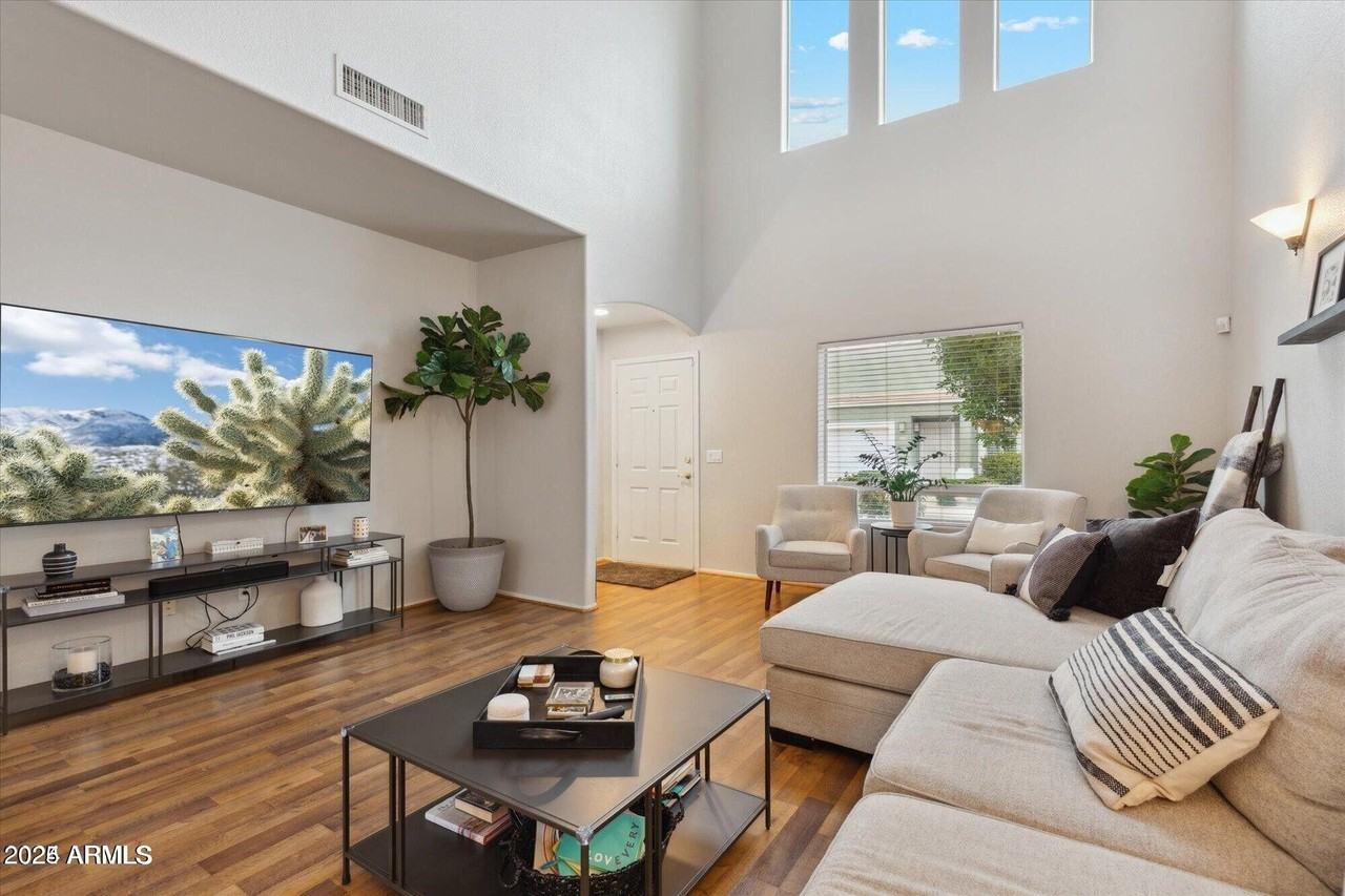 5210 North 16th Drive - Photo 2 of 26