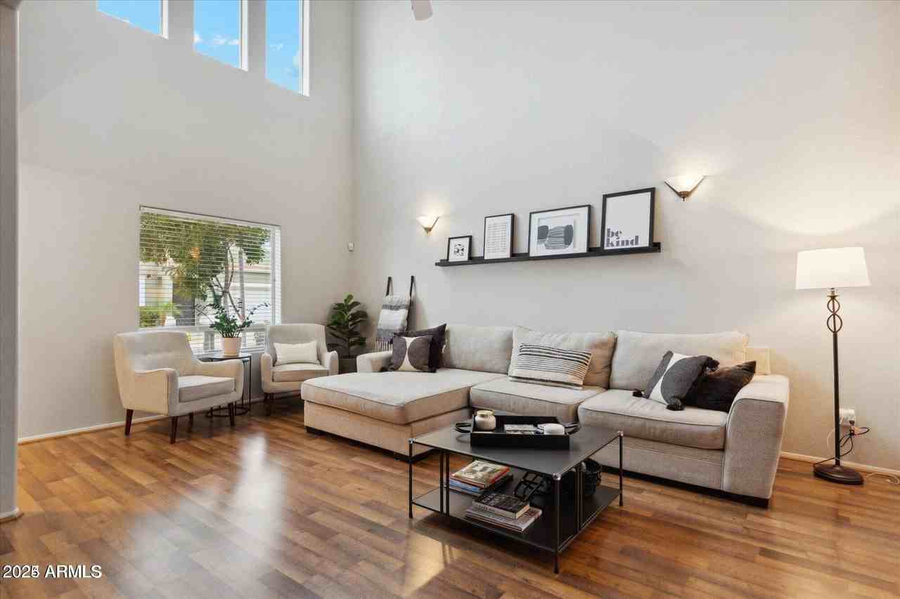 5210 North 16th Drive - Photo 3 of 26