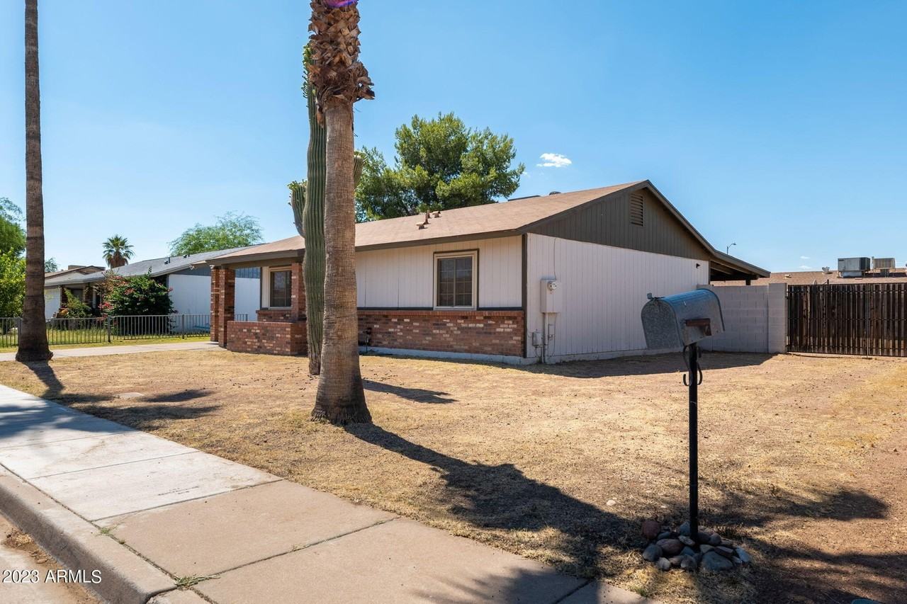 964 West Hackamore Street - Photo 3 of 24