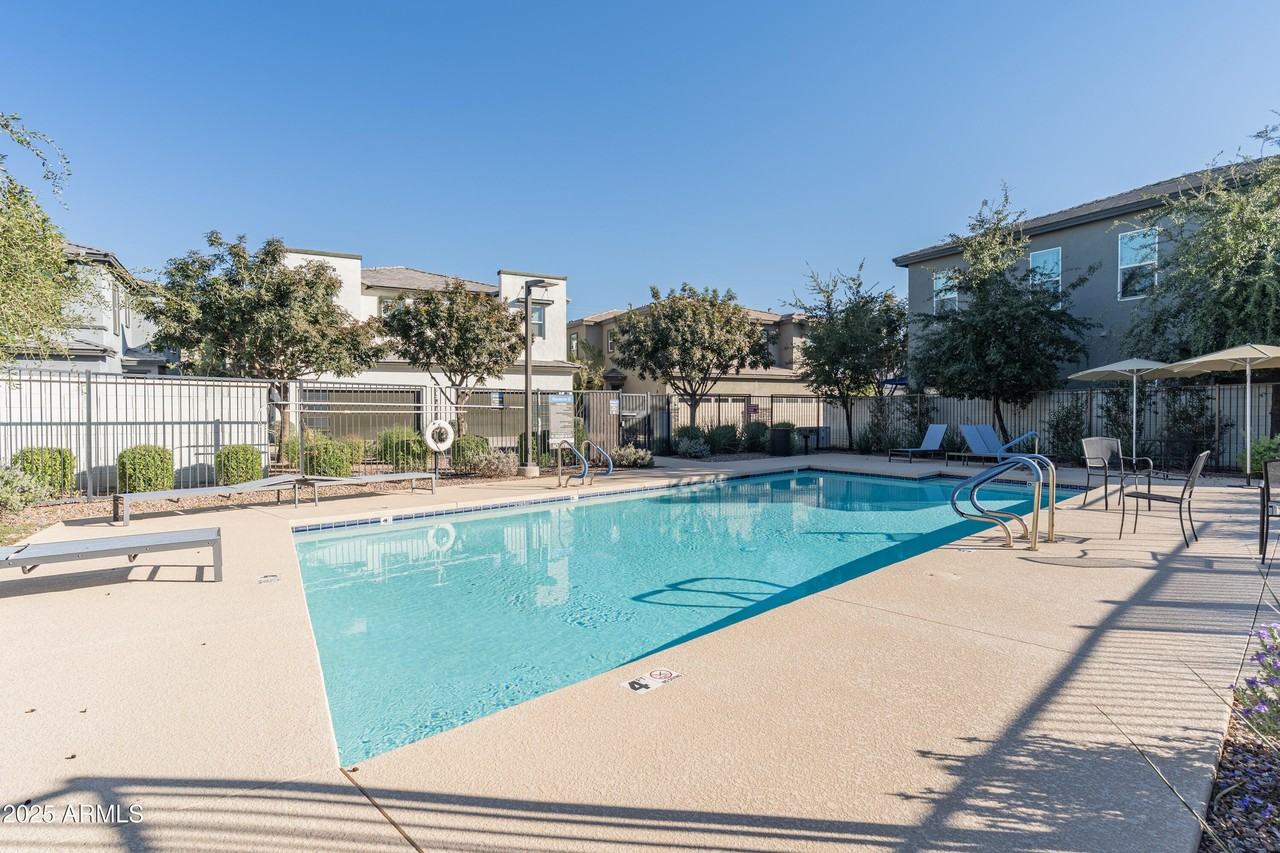 3020 N 37th Pl - Photo 2 of 23