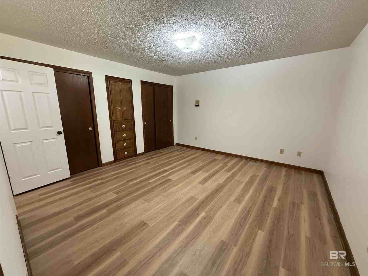 22022 Nelson St - Photo 5 of 14