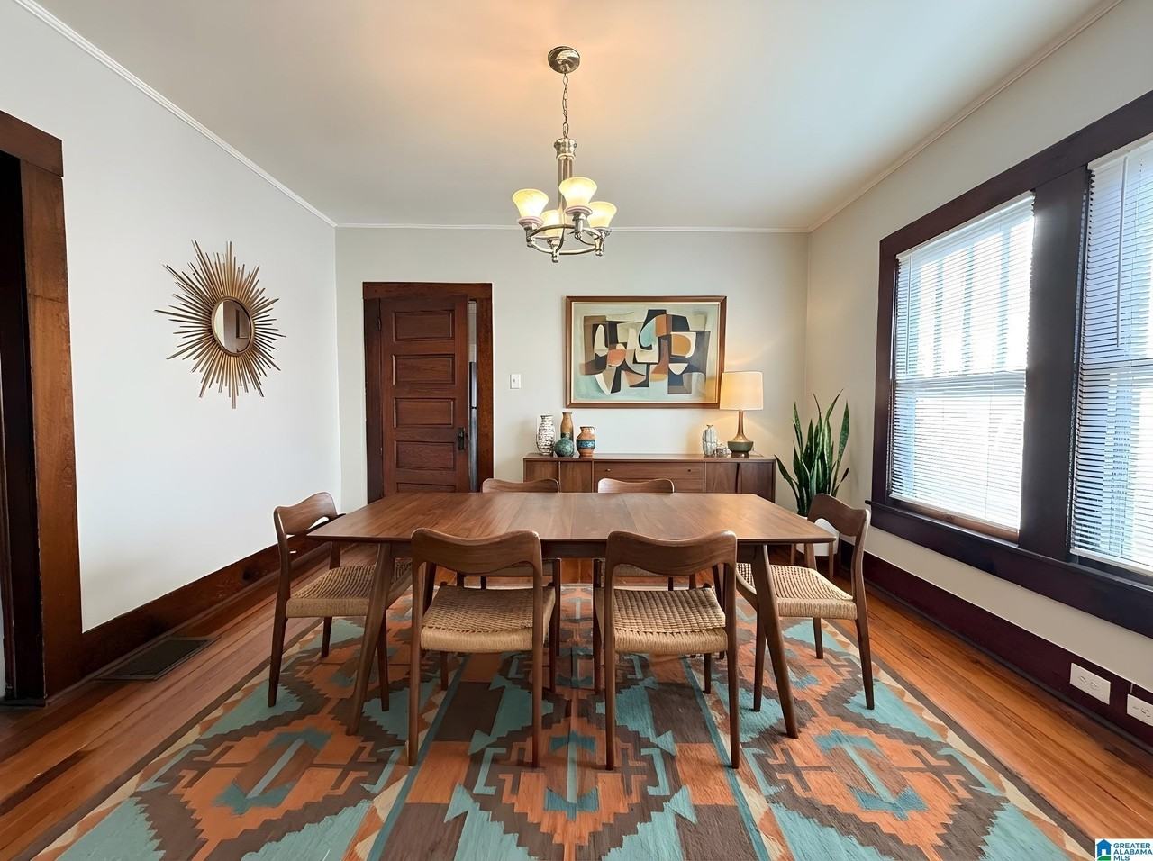 525 53rd St - Photo 2 of 12