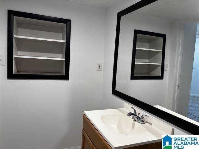 244 Fairfax Avenue - Photo 7 of 27