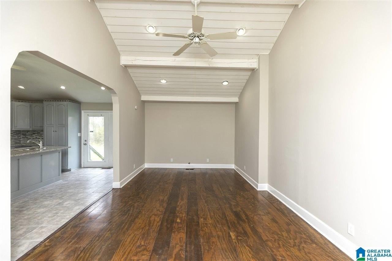 333 College Street - Photo 6 of 29