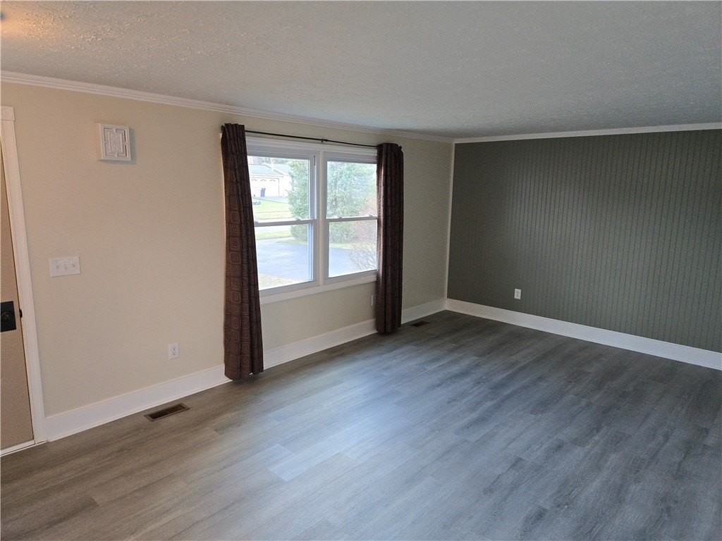 103 Virginia Manor Road - Photo 2 of 7