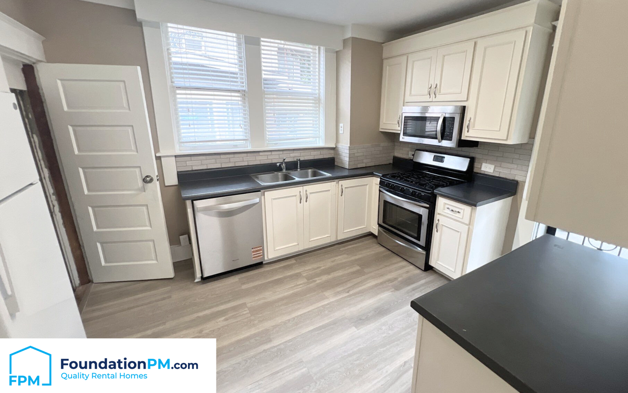 390 North Avalon Street #1 - Photo 3 of 25