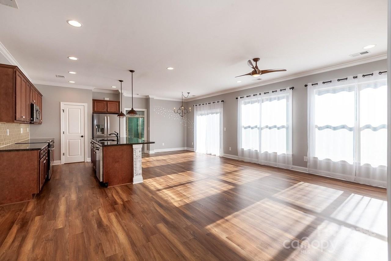 192 Flat Rock Drive - Photo 5 of 37