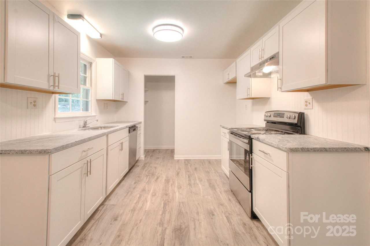 614 Teresa Circle - Photo 4 of 26