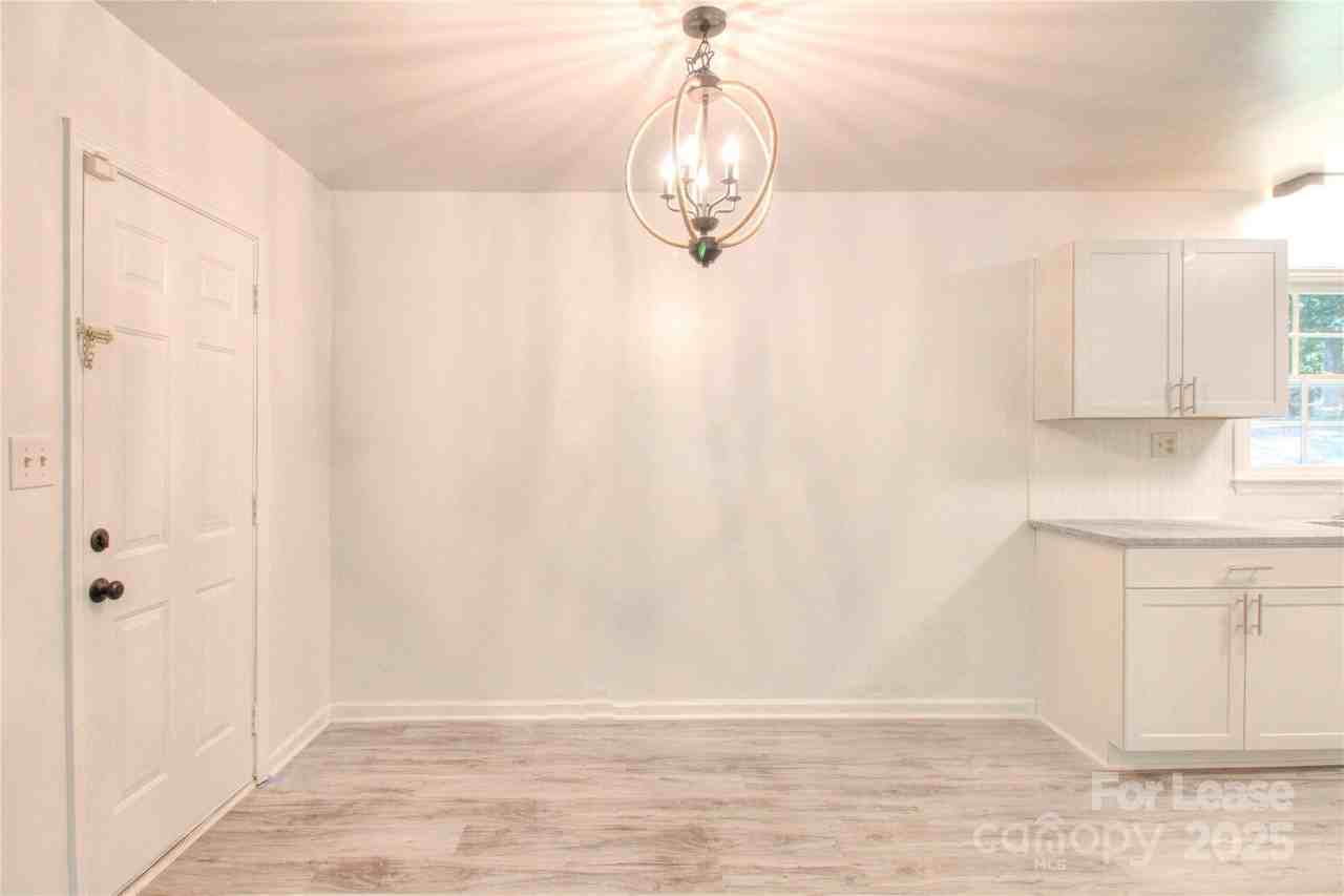 614 Teresa Circle - Photo 7 of 26