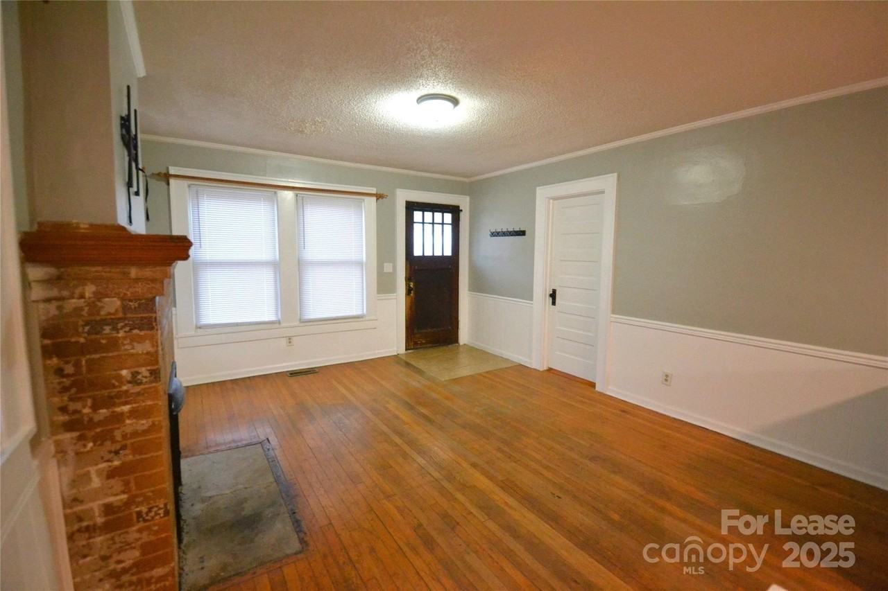 128 Harwood Street - Photo 6 of 31