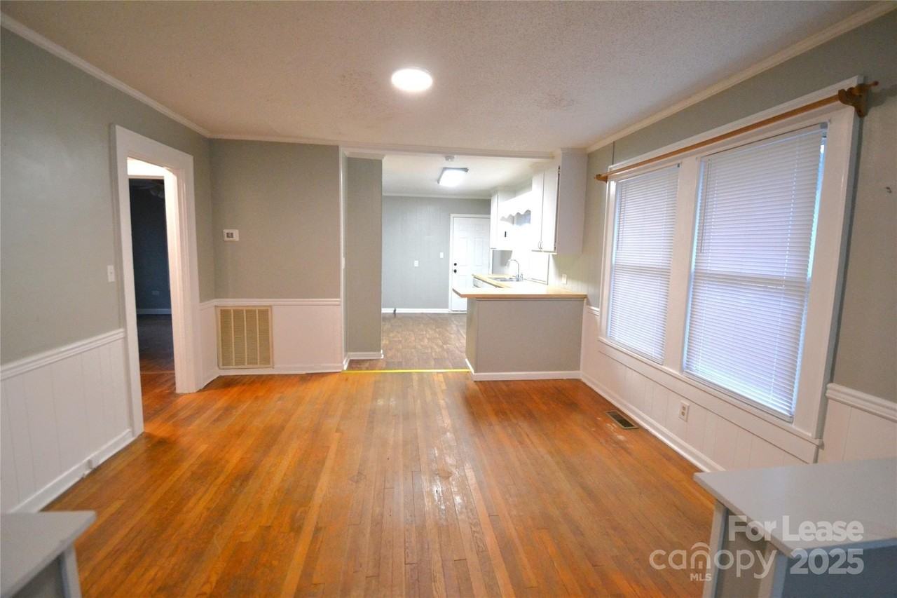 128 Harwood Street - Photo 7 of 31