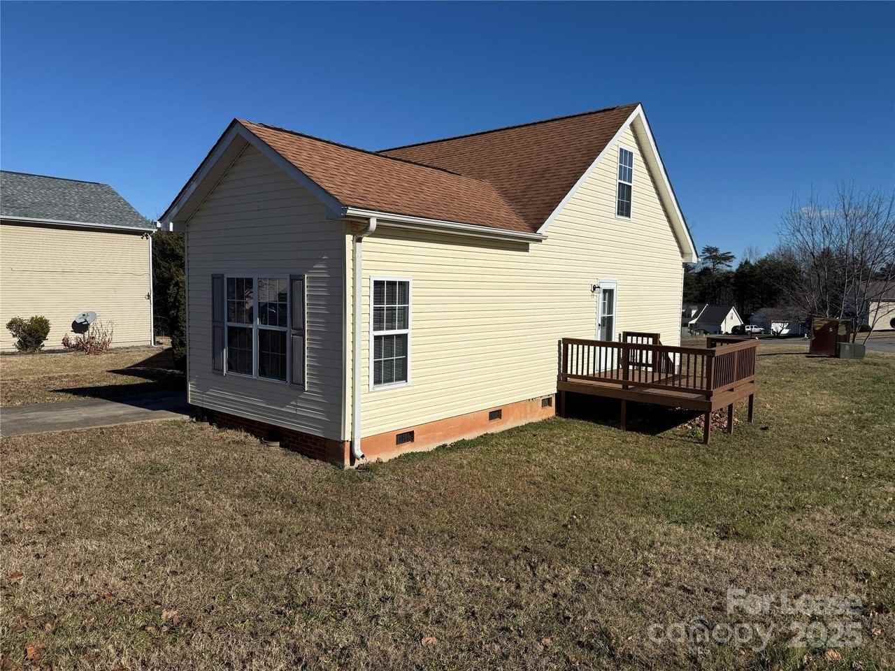 918 Faye Street - Photo 2 of 20