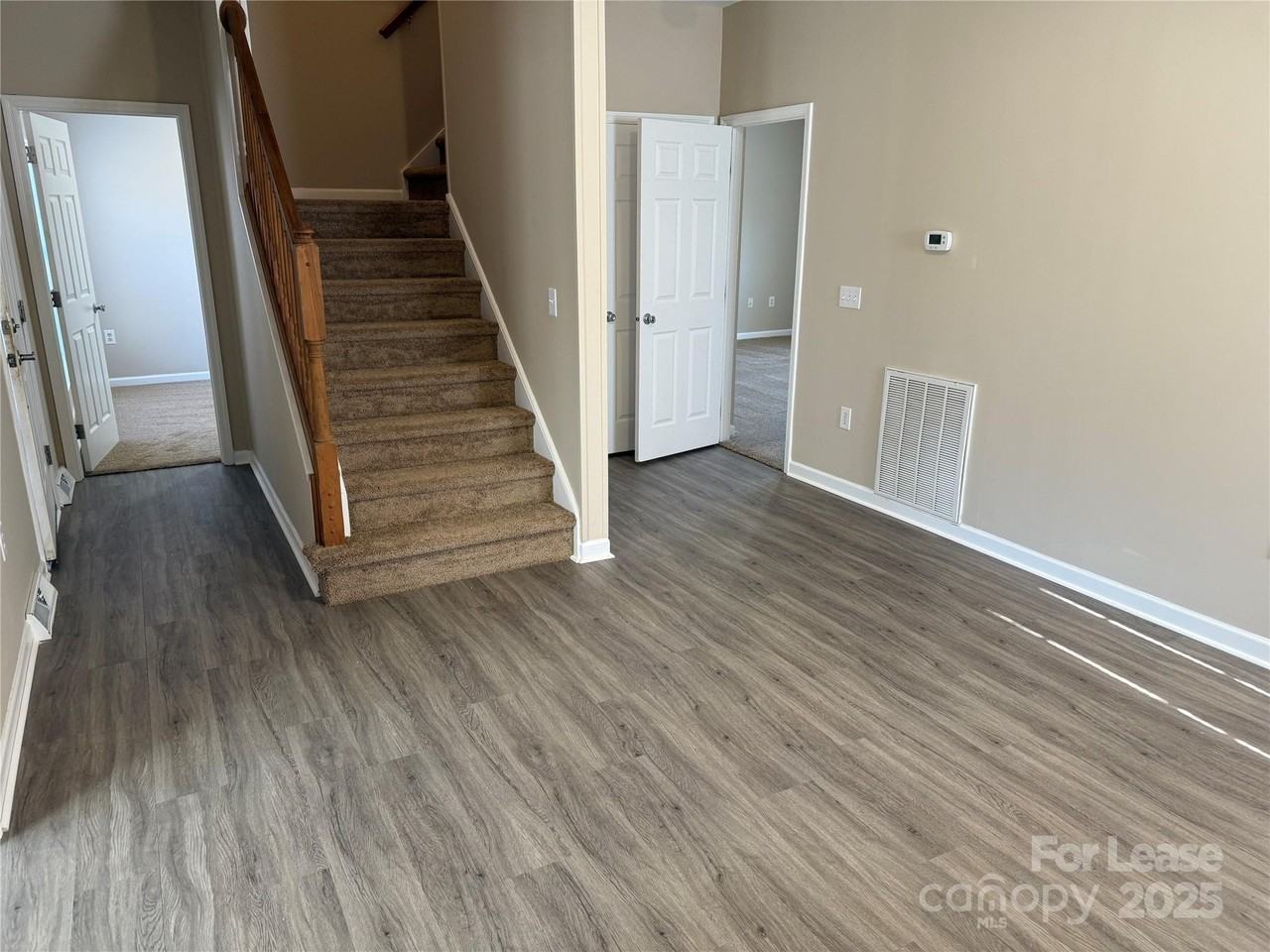 918 Faye Street - Photo 3 of 20