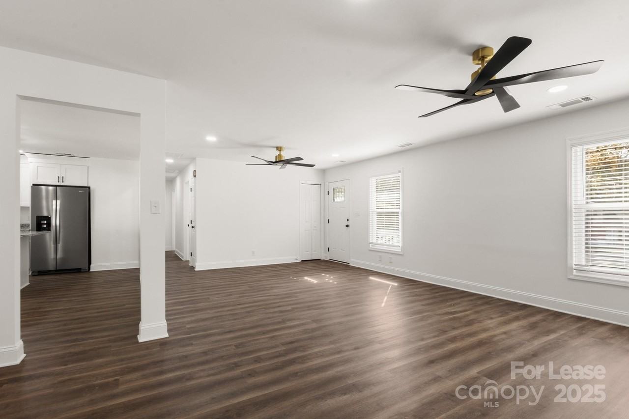 815 Sharon Drive - Photo 2 of 39