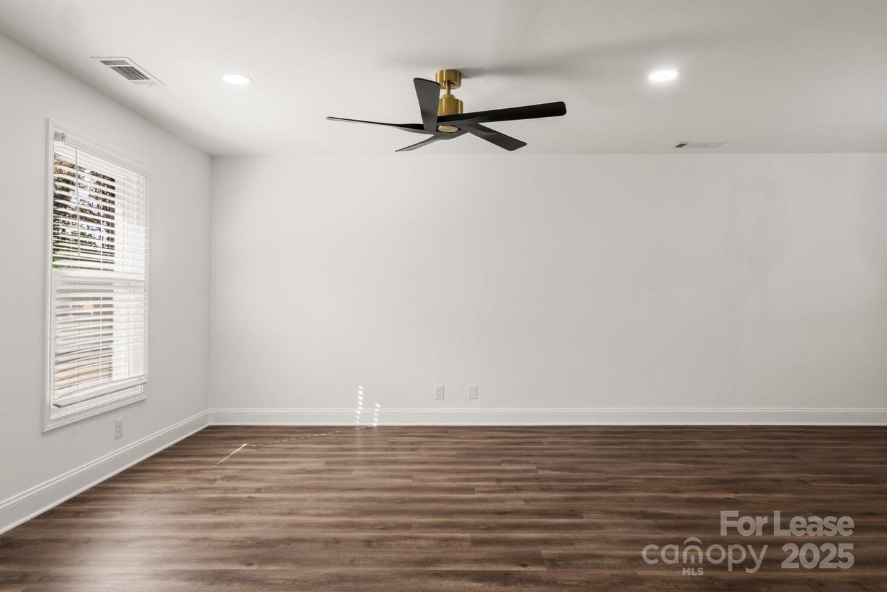 815 Sharon Drive - Photo 5 of 39