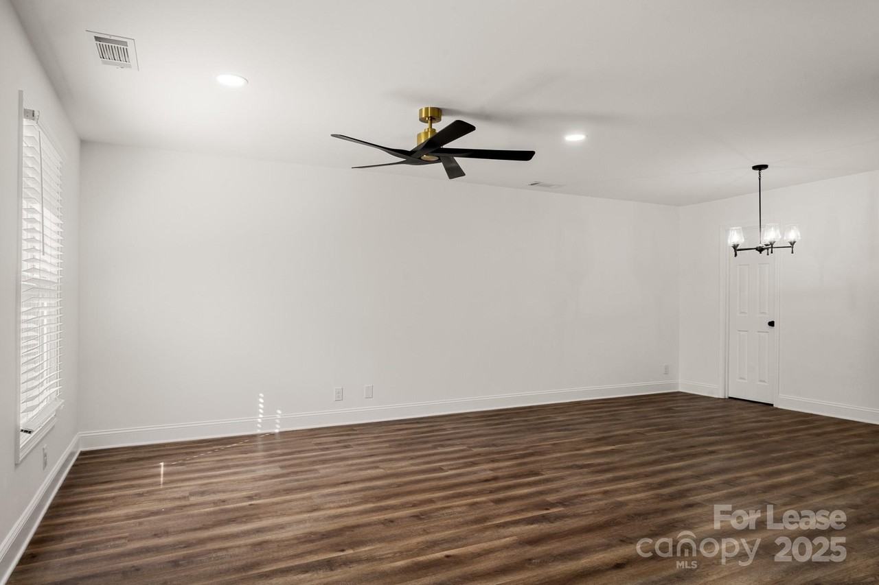 815 Sharon Drive - Photo 6 of 39