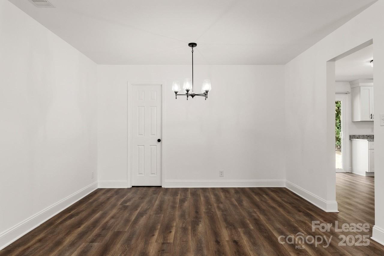 815 Sharon Drive - Photo 7 of 39