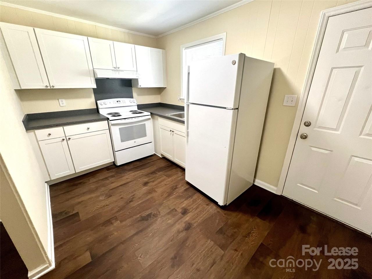 250 Nixon Road #34 - Photo 4 of 11