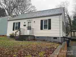 featured image of 445 Reynolda Drive