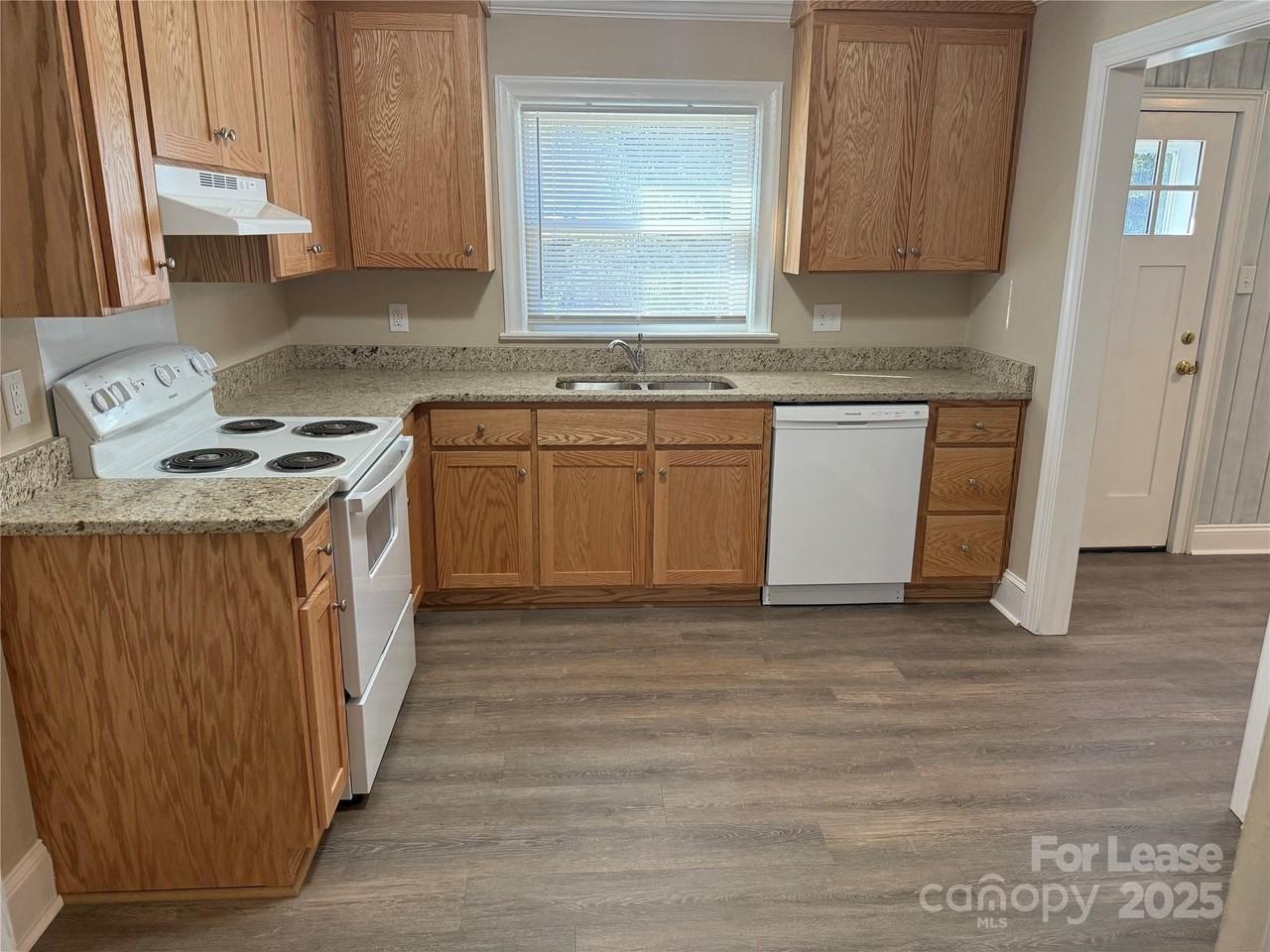 213 Magnolia Street - Photo 2 of 12