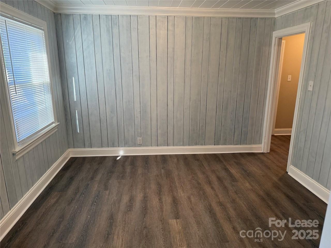 213 Magnolia Street - Photo 4 of 12