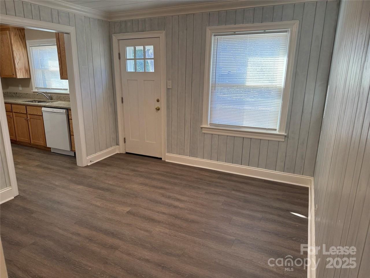 213 Magnolia Street - Photo 5 of 12