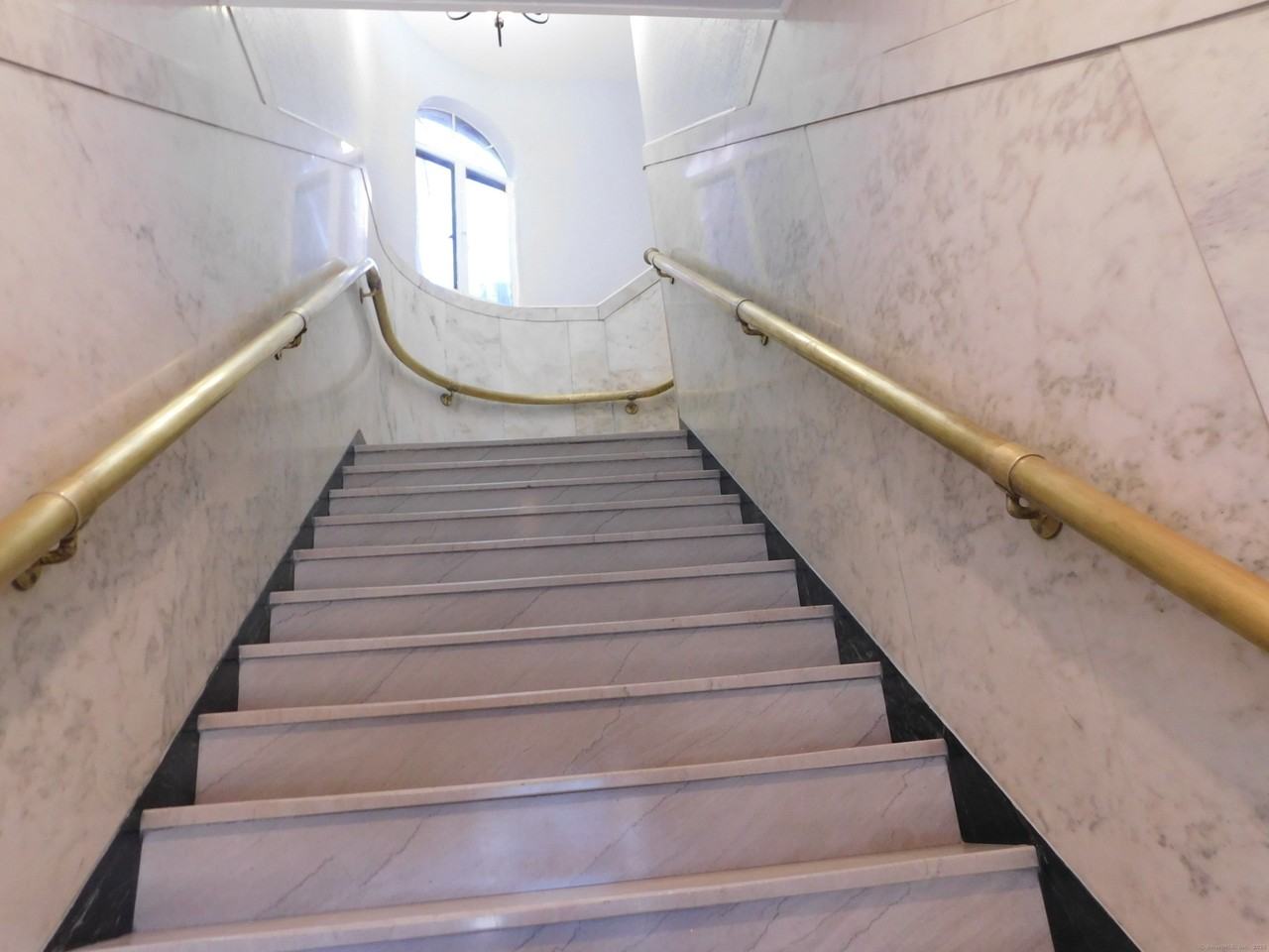 57 Bank St #303 - Photo 4 of 8