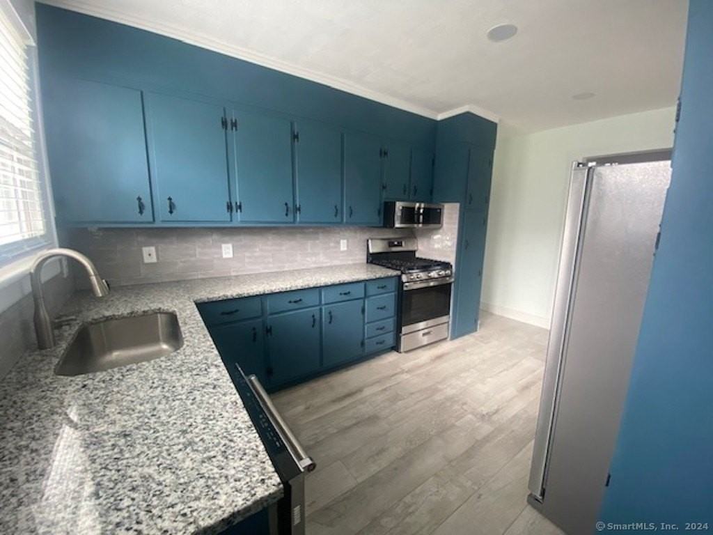 279 Wakelee Avenue - Photo 2 of 23