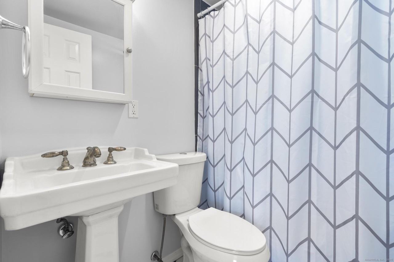 16 Silk Street - Photo 6 of 34