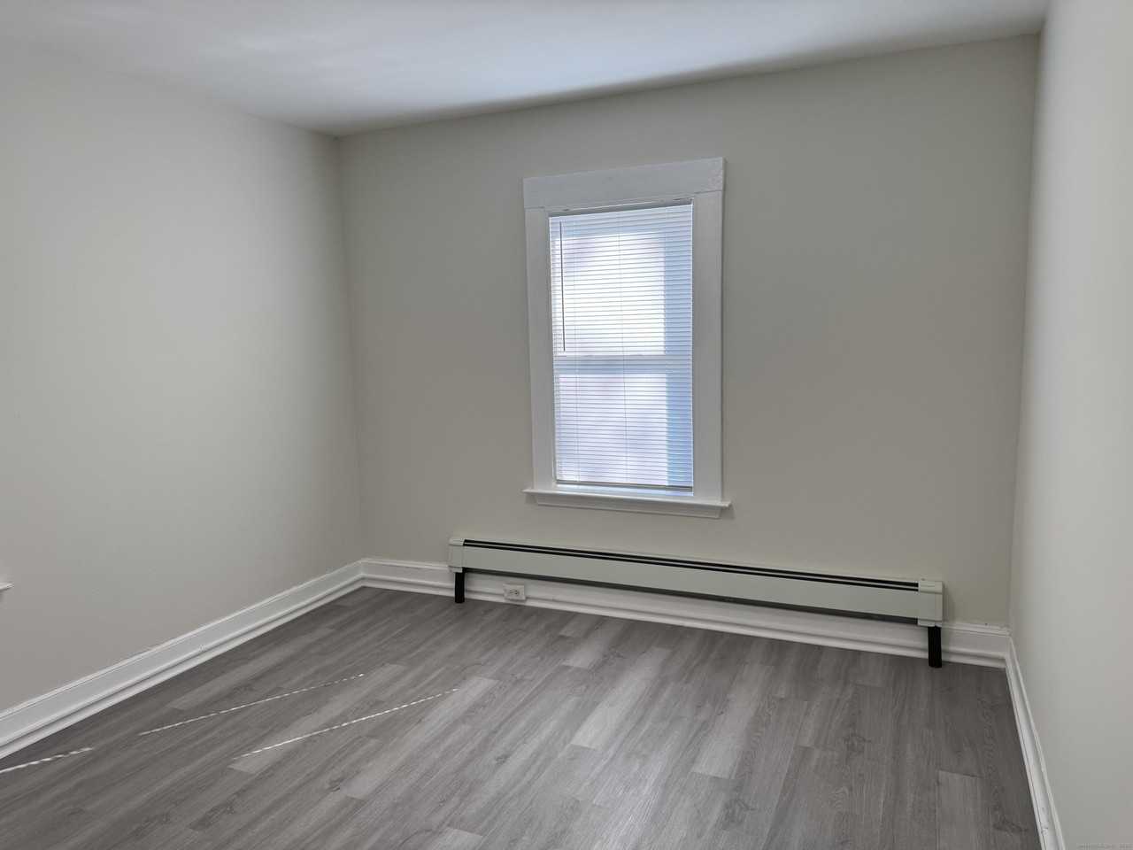 393 Newhall St - Photo 7 of 11