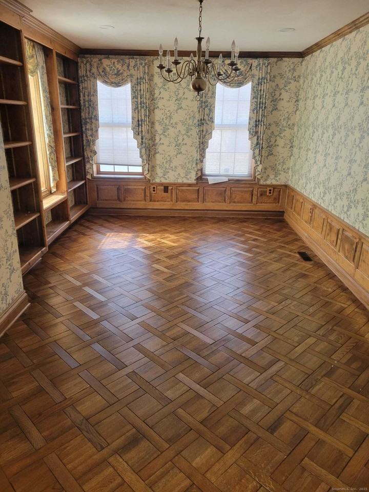 1 Barristers Court - Photo 7 of 11