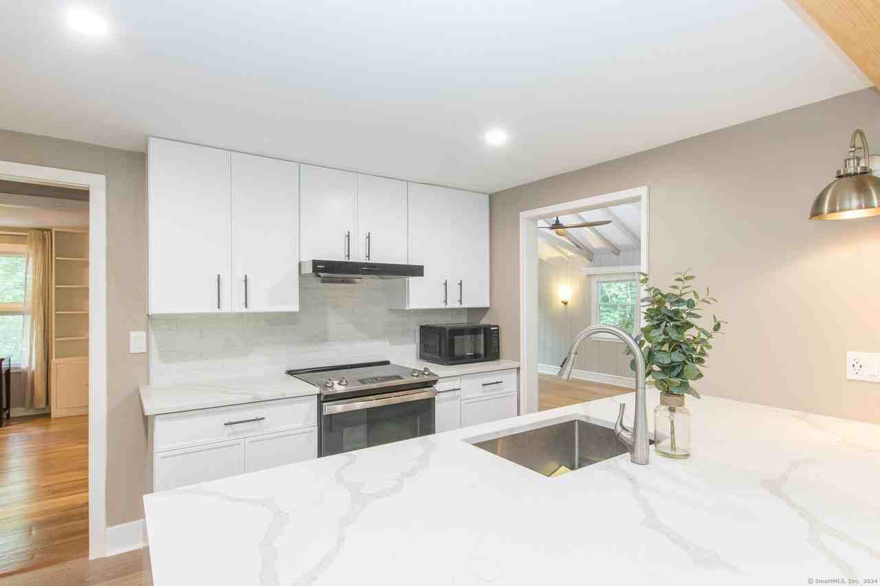 211 New Canaan Road - Photo 3 of 40