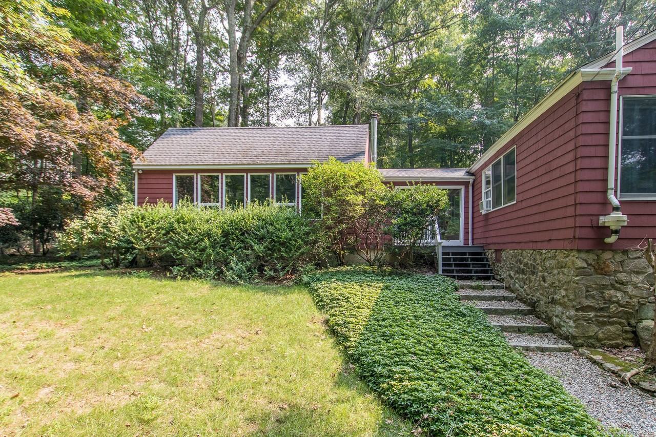 211 New Canaan Road - Photo 6 of 40