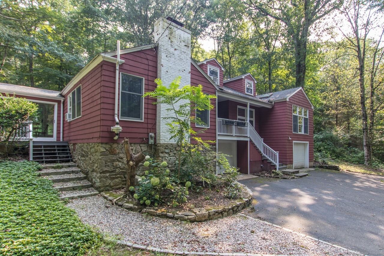 211 New Canaan Road - Photo 7 of 40