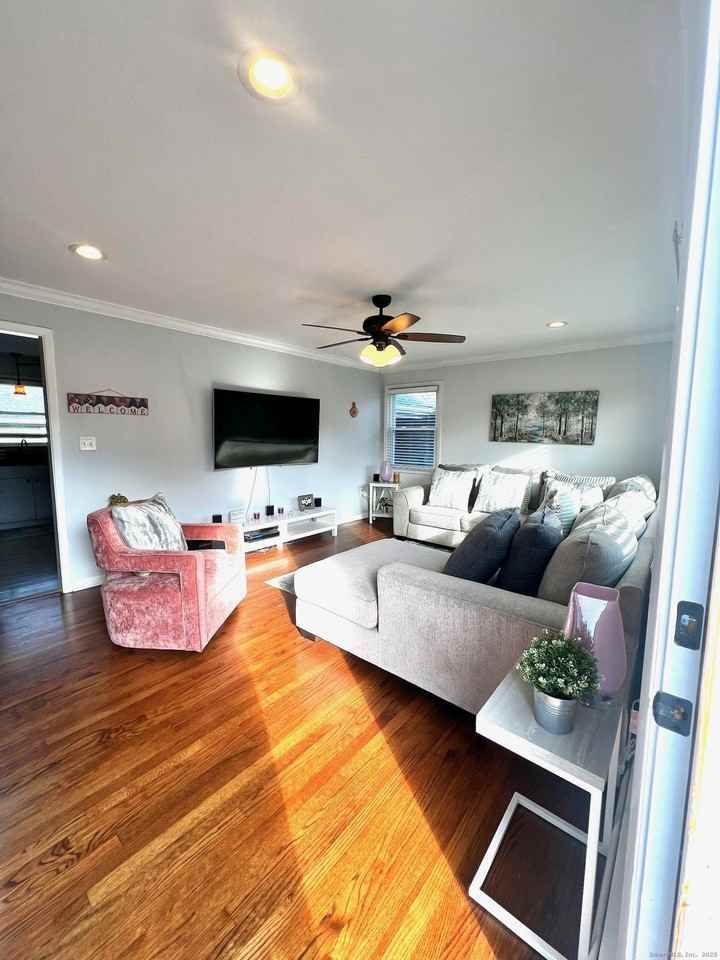 20 Glenfield Avenue - Photo 4 of 12