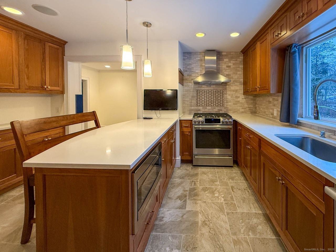 2 Maple Lane - Photo 6 of 35