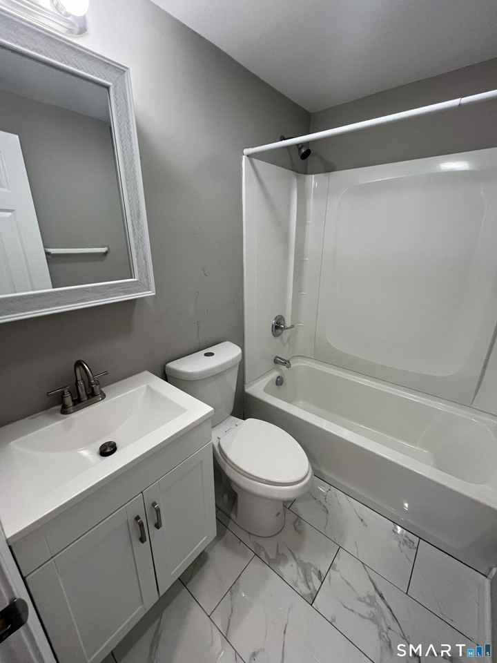 395 Blake Street - Photo 6 of 11