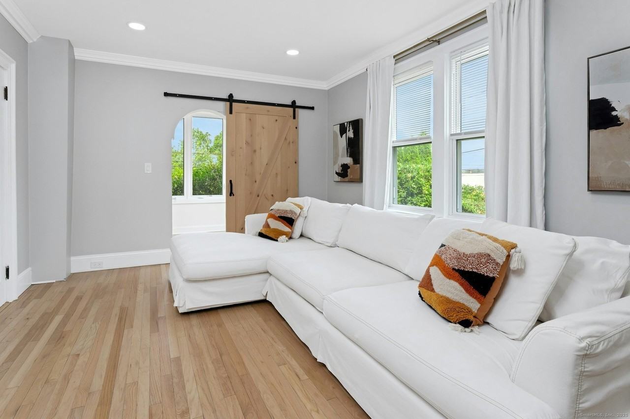 137 Rock Spring Road - Photo 2 of 16