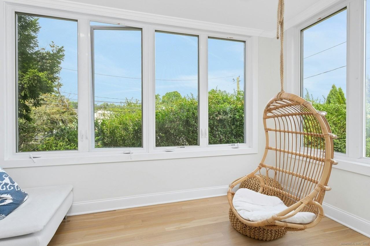 137 Rock Spring Road - Photo 3 of 16