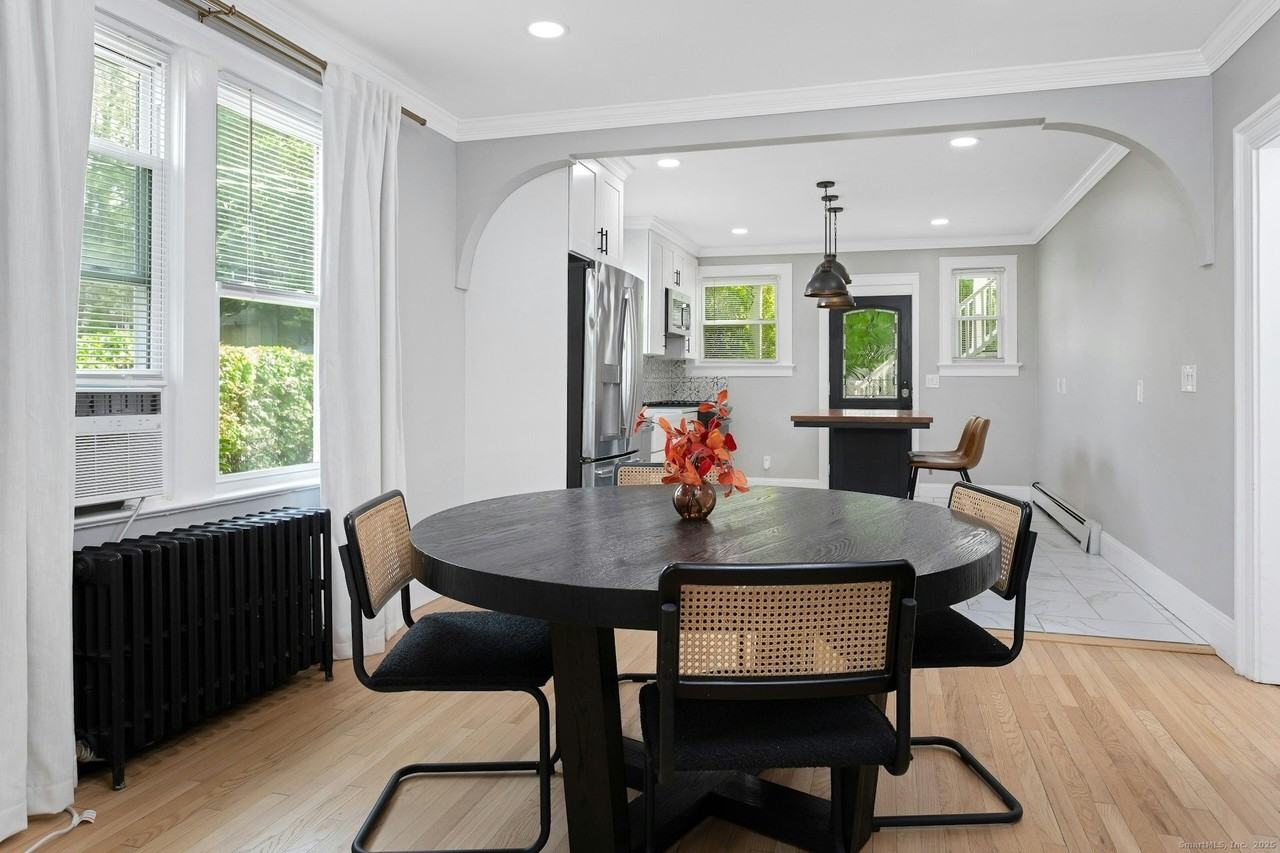 137 Rock Spring Road - Photo 4 of 16