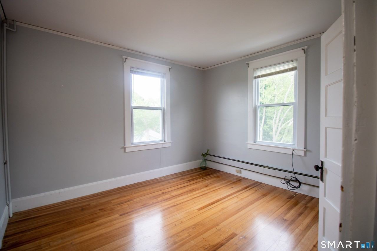 88 Riverview Avenue - Photo 5 of 6